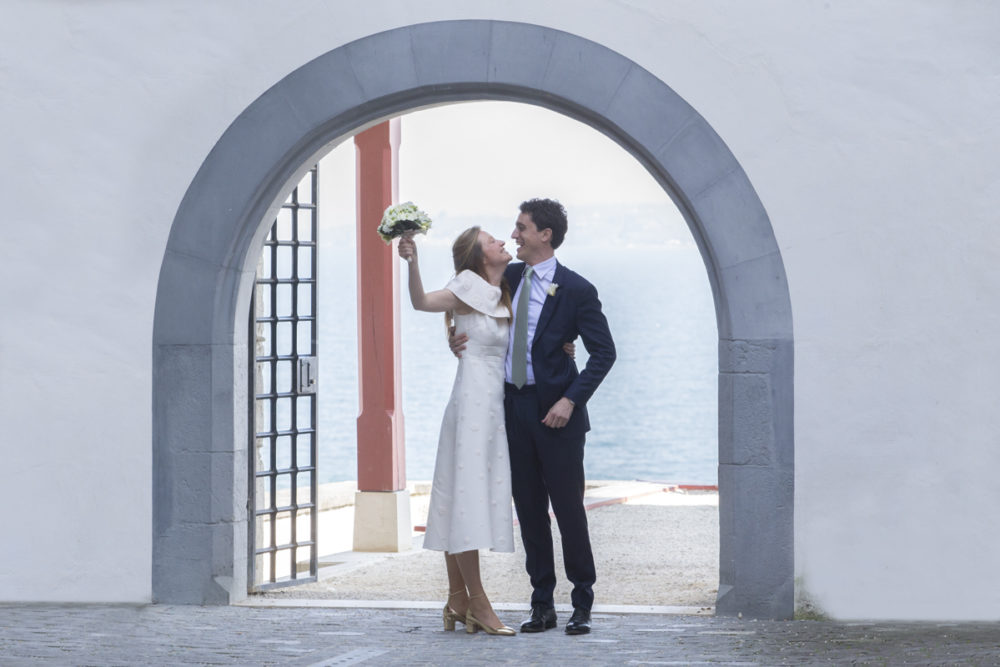 Couple de mariés au ch^teau de Nyon Suisse